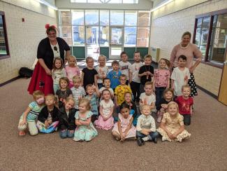 Miss Mellor's and Mrs. Gunderson's Kindergarten students